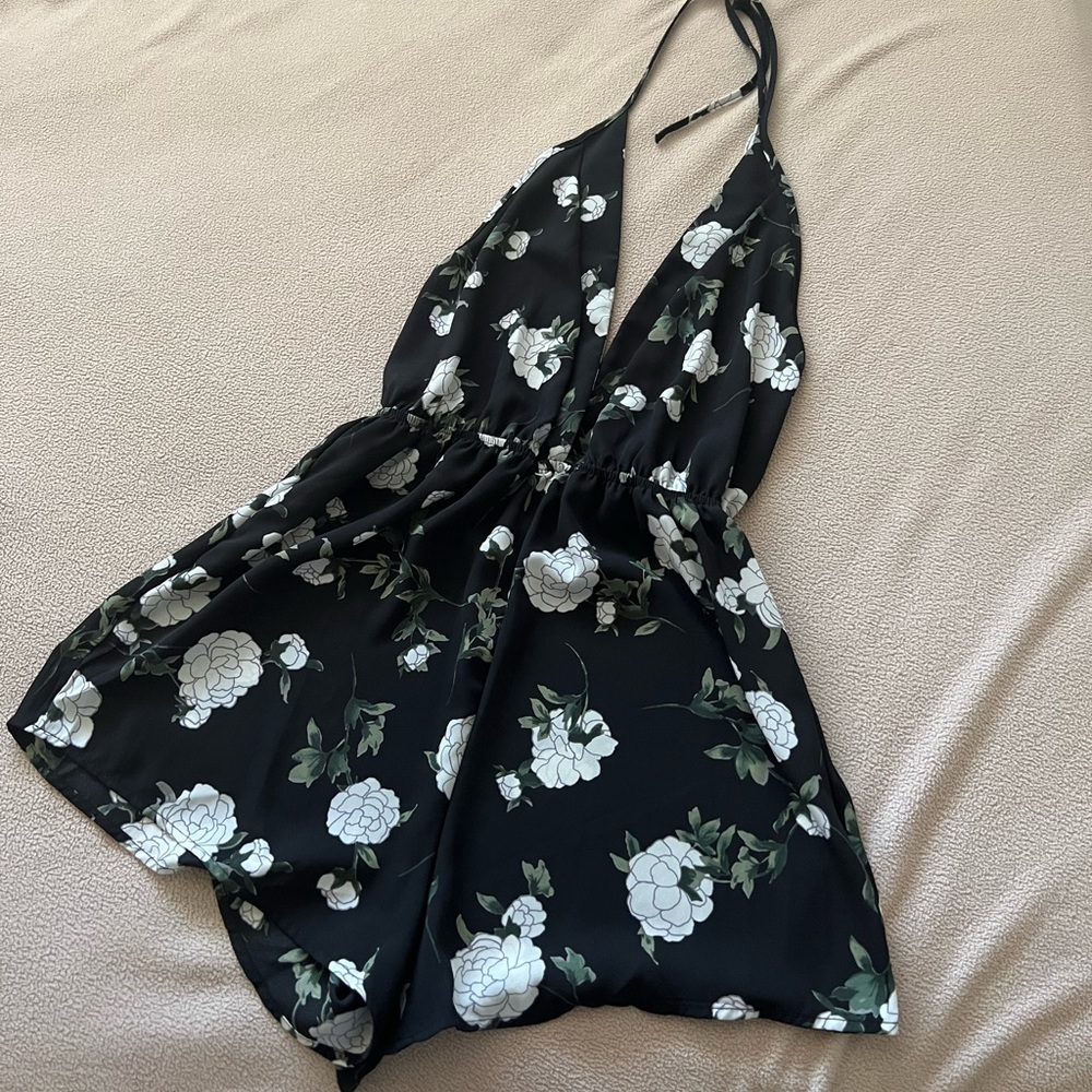 Tobi Black and White Floral Low Back Romper  ** ONLY WORN ONCE **